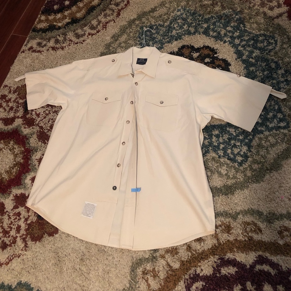 Willis & Geiger button down short sleeve